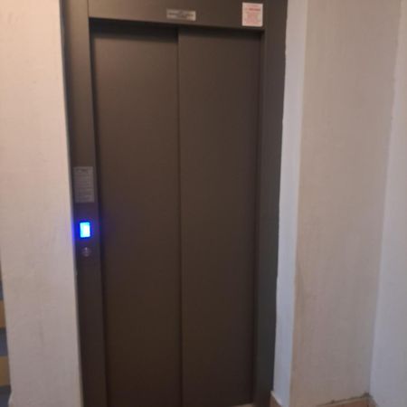 Stan Na Dan 021 Apartment Нови Сад Екстериор снимка
