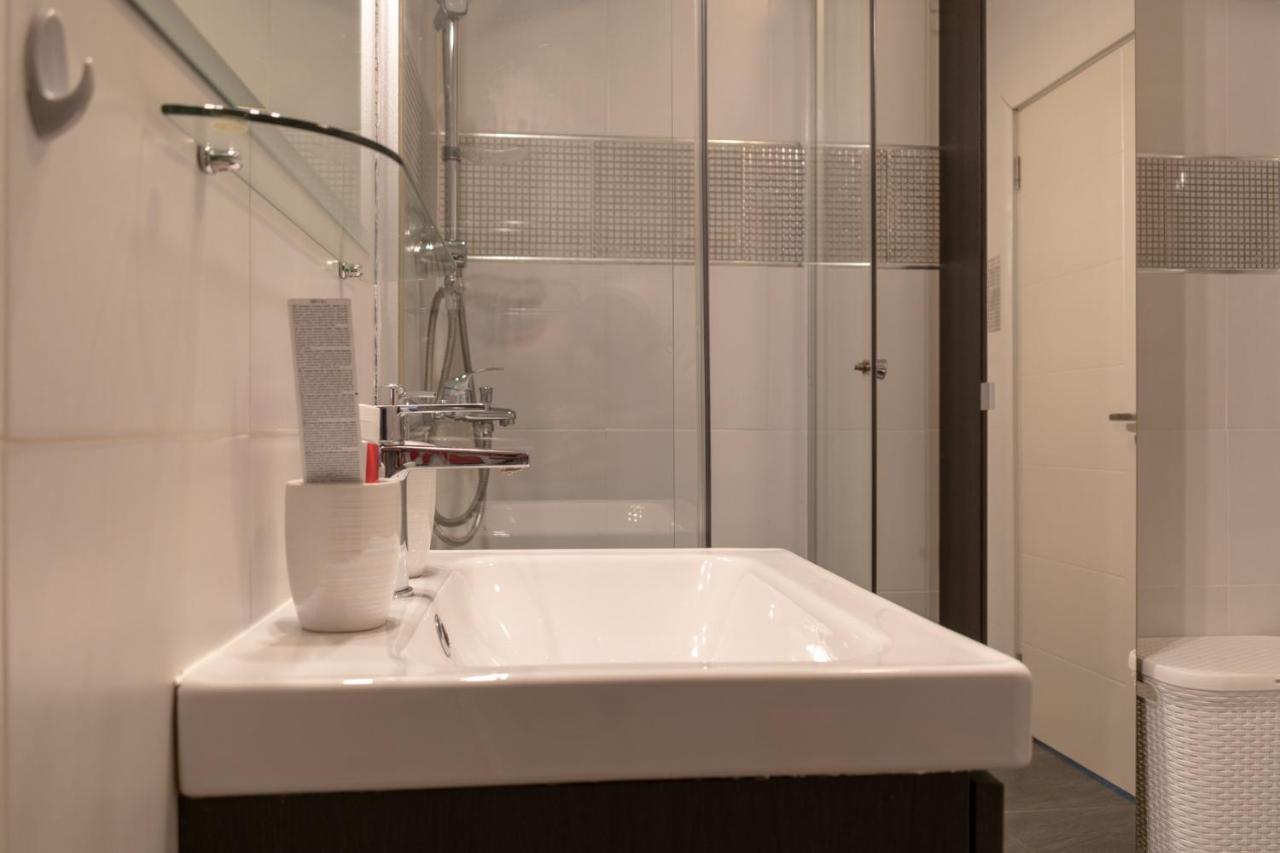 Stan Na Dan 021 Apartment Нови Сад Екстериор снимка