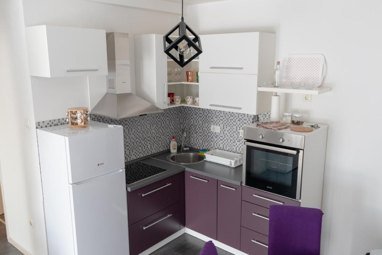Stan Na Dan 021 Apartment Нови Сад Екстериор снимка