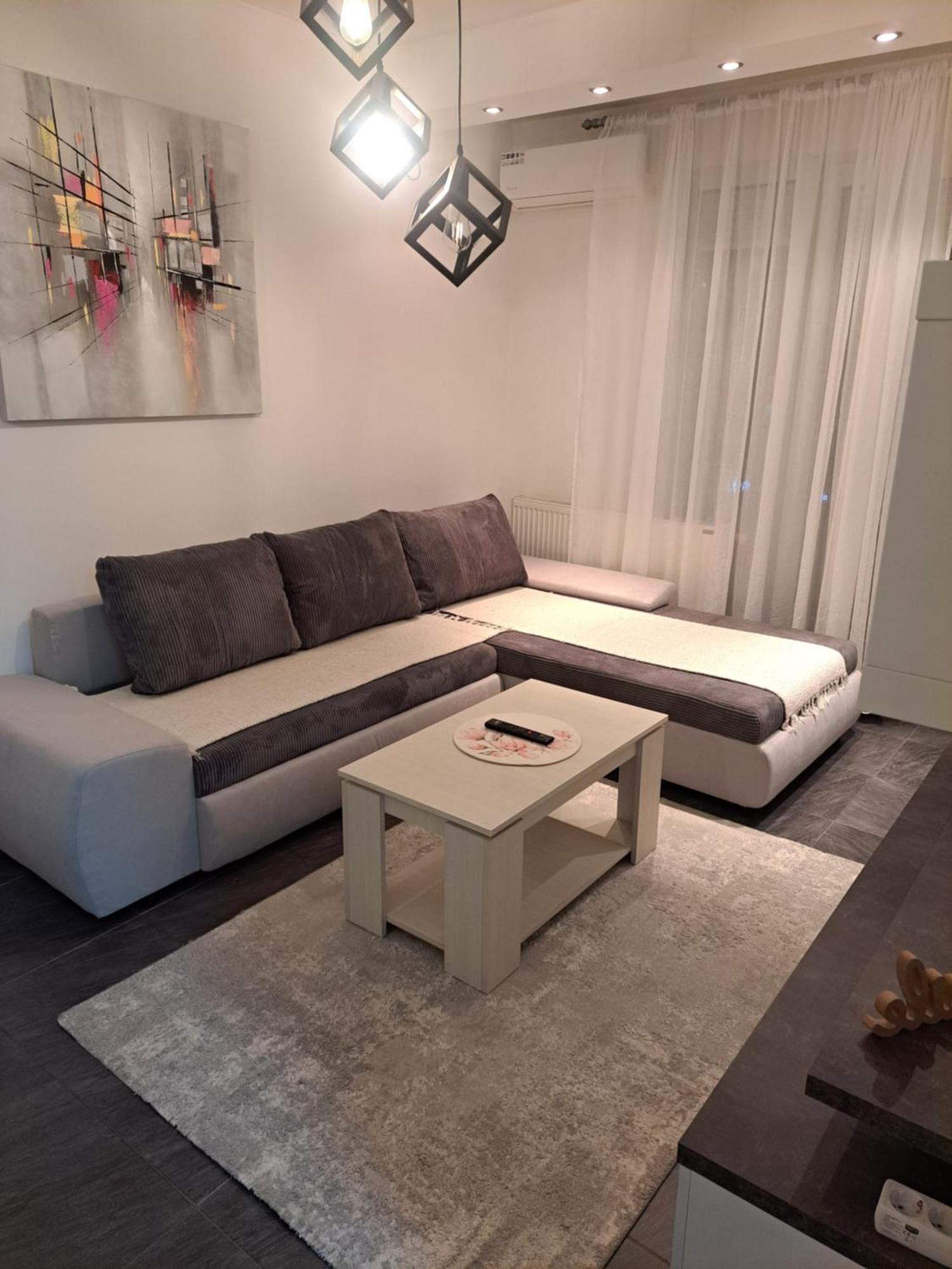 Stan Na Dan 021 Apartment Нови Сад Екстериор снимка