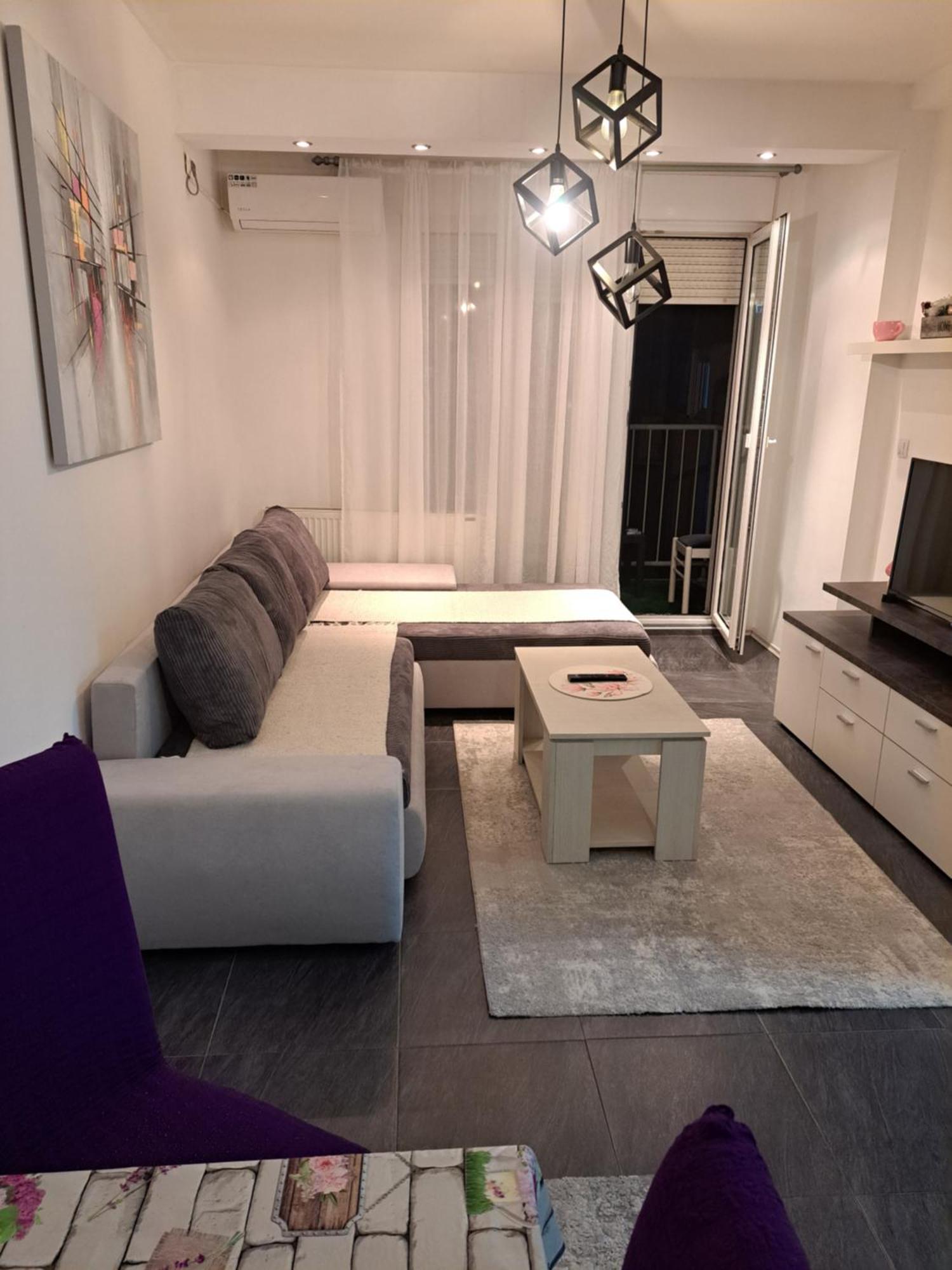 Stan Na Dan 021 Apartment Нови Сад Екстериор снимка
